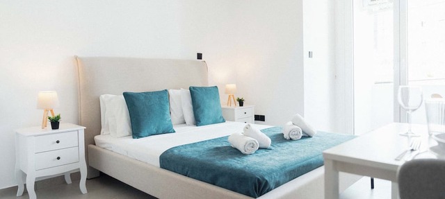 Modern Central Studio Walk to Beach & Dining in Lemesos