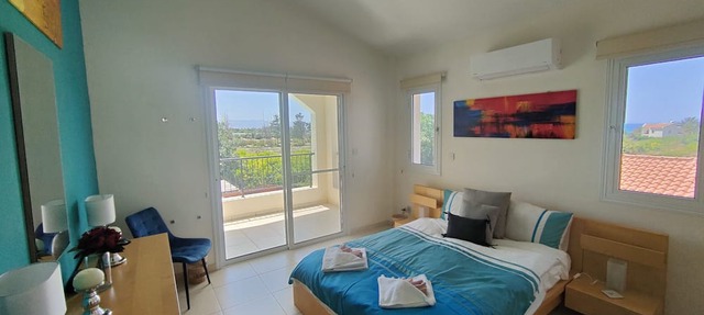 Luxury 2 bedroom Villa with Heated* Pool. n in Gialia