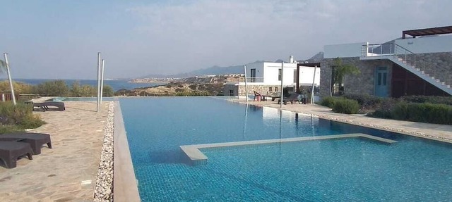 Seaside Bungalow with Seaviews, 2 min walk from Beach Club & Restaurant in Bahçeli