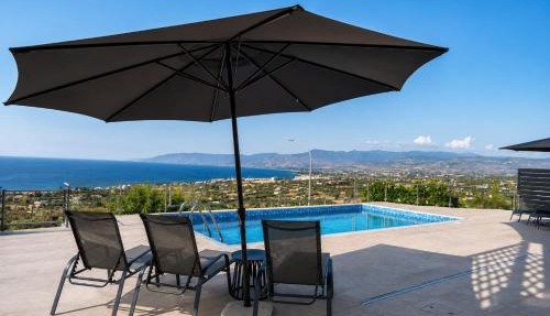 Blue Infinity Villa 33 in Neo Chorio