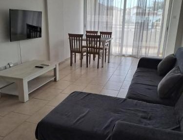 Sunny 2 Bedroom apartment near everything in Paphos