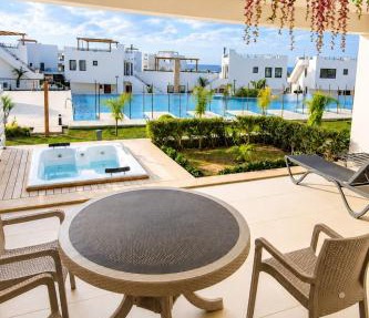 Mykonos Homes retreat with private jacuzzi & pool at Northern Cyprus in Paralimni
