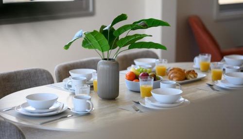 3-Bedroom Central Limassol Apartment with Sea View, Balcony and Parking in Limassol