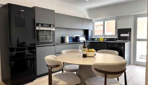 STAY Metropolitan Luxe Apartment in Strovolos