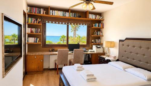 Emerald Seafront Residence in Ayia Napa
