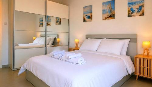 Modern Seaview Apartment In Enaerios area Limassol in Limassol