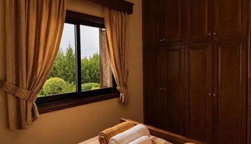 Garden Of Eden - 3 Bedroom Private Bungalow With Pool in Paphos