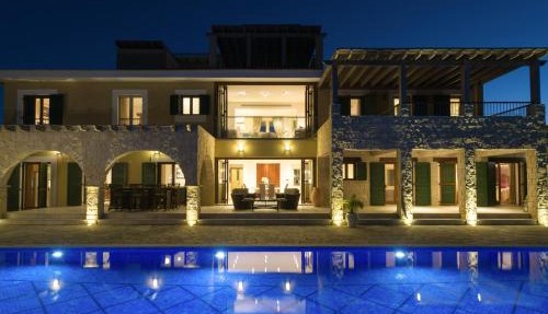 5 bedroom Villa Rio with large private pool and hot tub, Aphrodite Hills Resort in Kouklia