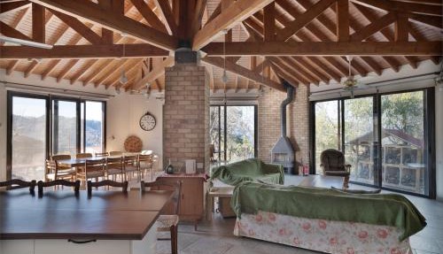 Orama Mountain Villa Farmakas in Nicosia