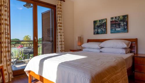 3 bedroom Villa Cardia with private pool, Aphrodite Hills Resort in Kouklia