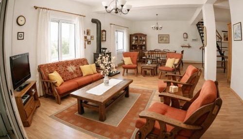 Forest Park Villa in Lemithou