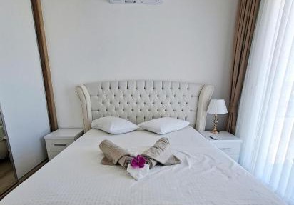 Spacious & Bright 2BR Apartment, 5min to Beach in Gastria
