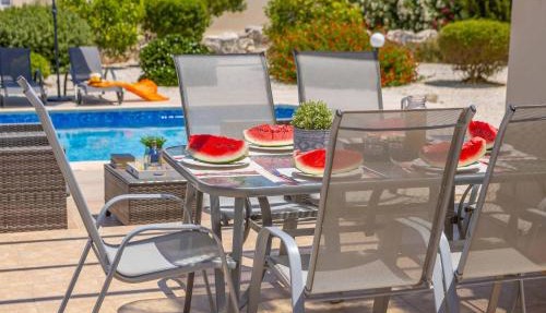 Villa Orange Tree in Lachi