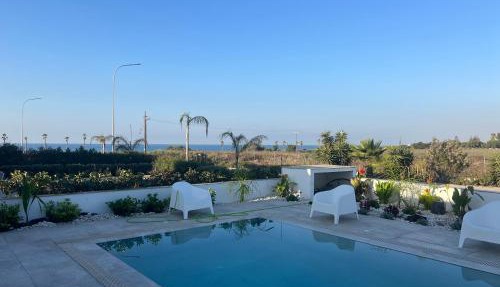 Nadine sea side villas in Larnaca