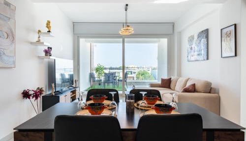 Doria 2-Bedroom Apartment & Balcony in Larnaca in Aradhippou
