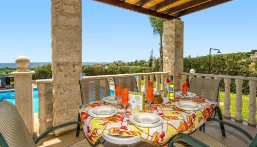 Villa Savia by Villa Plus in Peyia