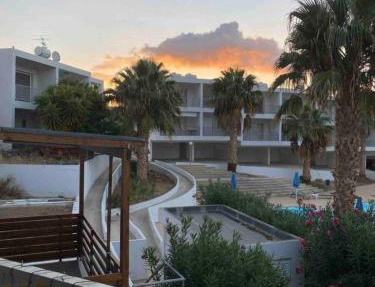 Cyprus Studio with pool near Beach in Peyia