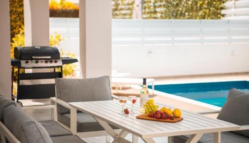 Saturn Villa in Larnaca