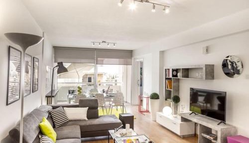 Luxurious Bright & Stylish 2BR with Office in Nicosia in Nicosia
