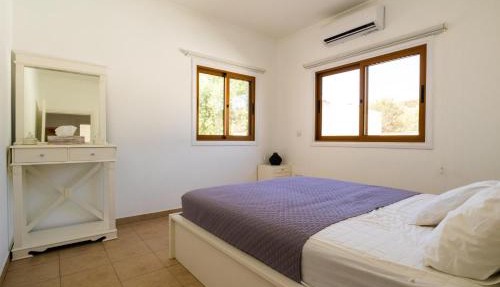 Captivating 2-Bed House in Alaminos