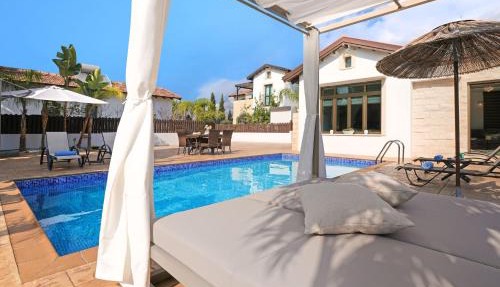 Villa Lara - 3bed Bangalow with Large Pool in Ayia Napa