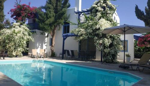 Banana Sunset Villas in Paphos