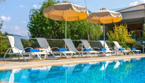 Harmonia Beach Villa in Mavroli