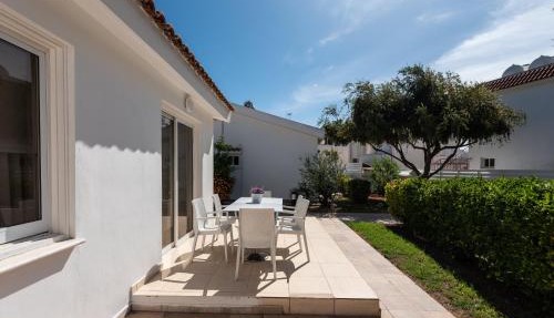 Fig Tree Z Holiday Resort in Paralimni