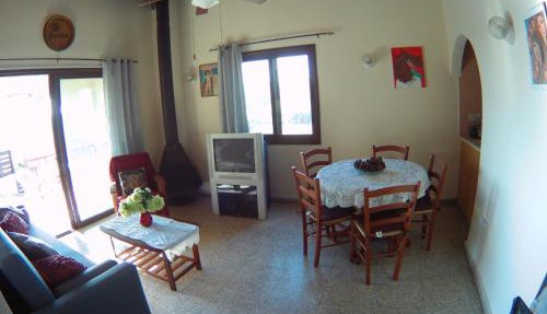ARODAFNI HOUSE. Unique views and amazing sunsets. in Kouklia