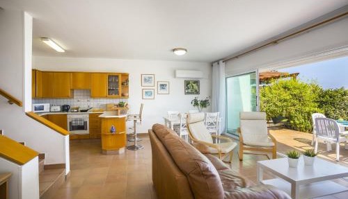 Protaras Beachfront Sirina Lina Suite in Paralimni