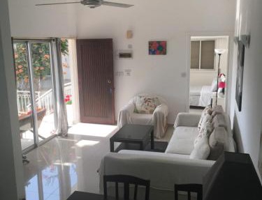 Orchard View Cottage in Maroni